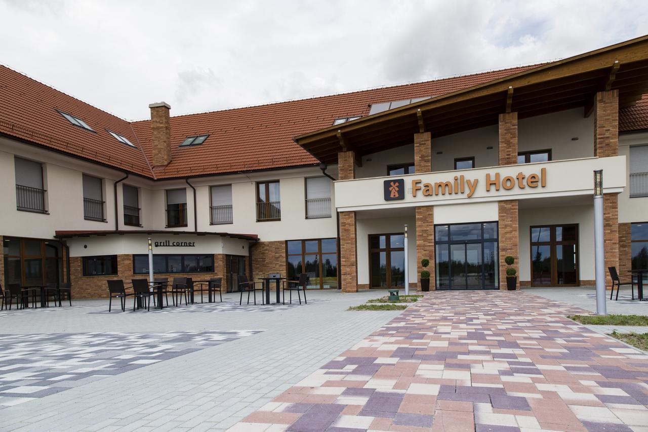 Family-Hotel Balástya Exterior foto