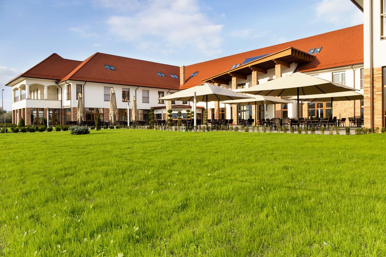 Family-Hotel Balástya Exterior foto